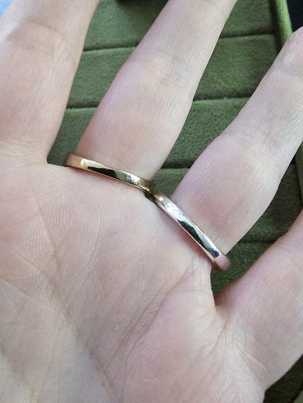 2 Avon Rings - Picture 3 of 3